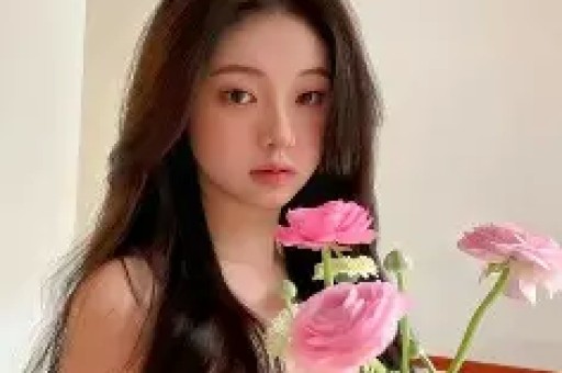 刘晓庆被指耍大牌现身河南万岁山和王婆同台全场冷脸拒讲话